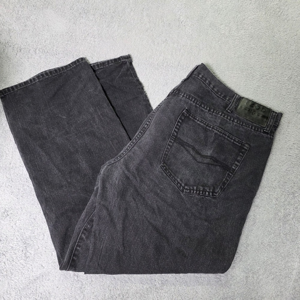 IZOD Mens 42x32 Relaxed Fit Jeans Black Straight Leg Denim 5-Pocket Classic